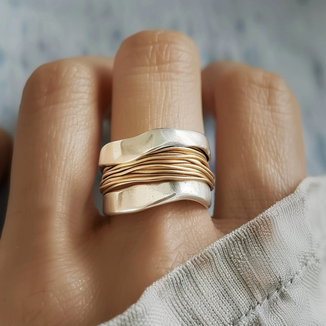 Selene | Silver Golden Threads Ring