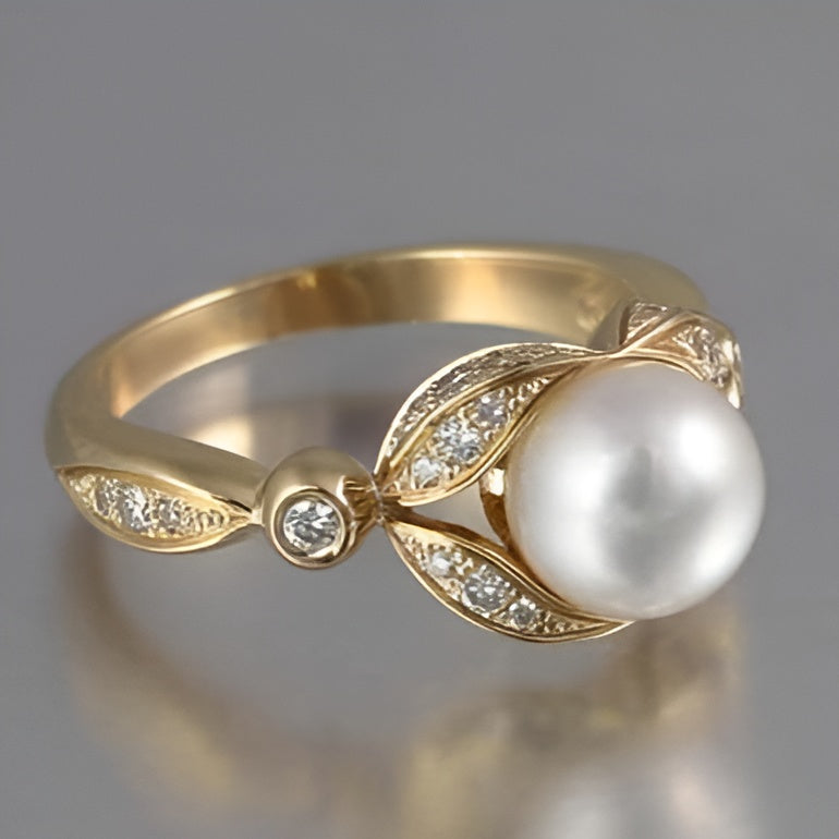 Davina | Vintage Pearl & Bright Gold Ring