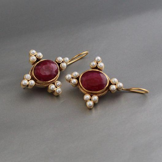 Solana | Vintage Red Stone Pearl Earrings