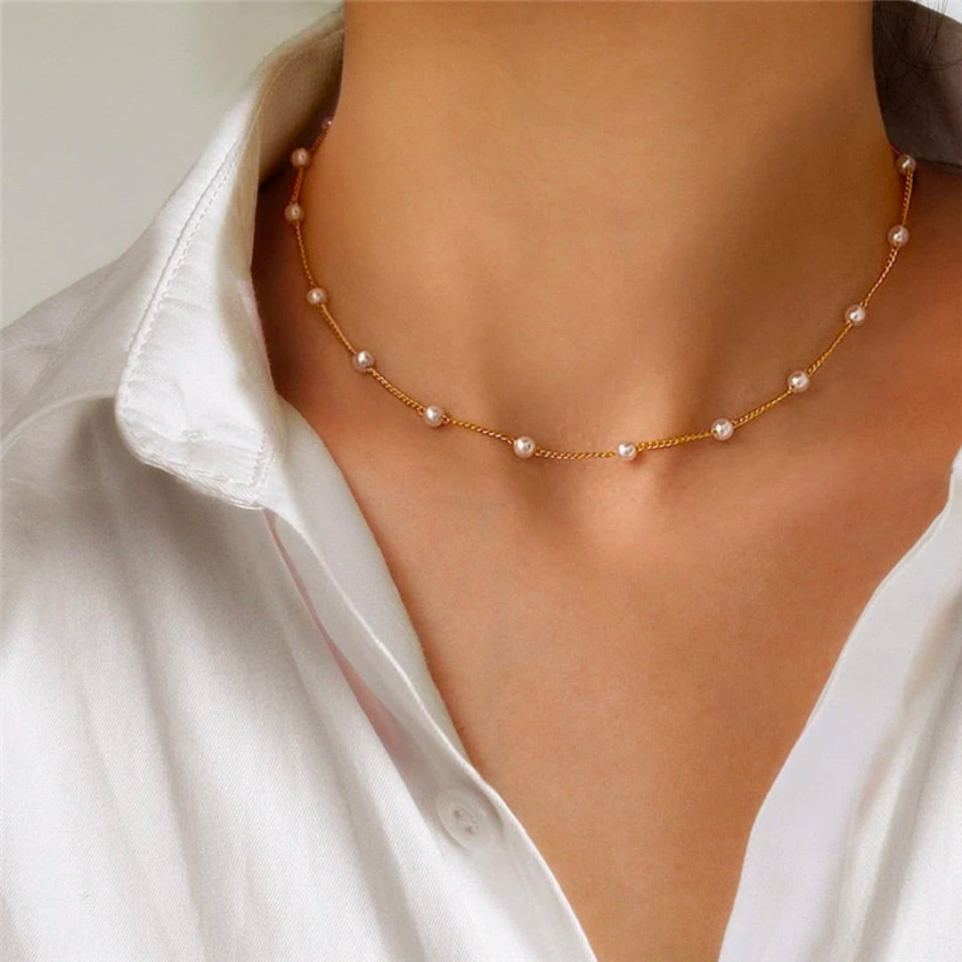 Alivia | Delicate Gold Tiny Pearl Necklace