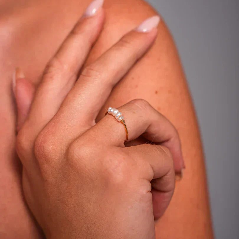 Aviana | Mini Pearl Ring