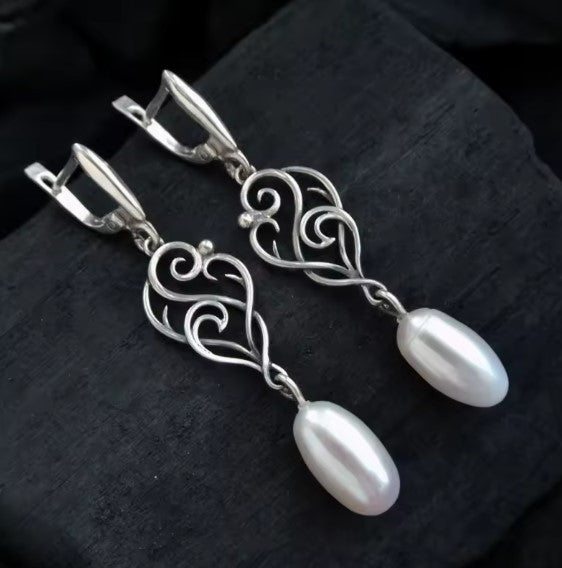 Aurora | Vintage Pearl Elegant Earrings