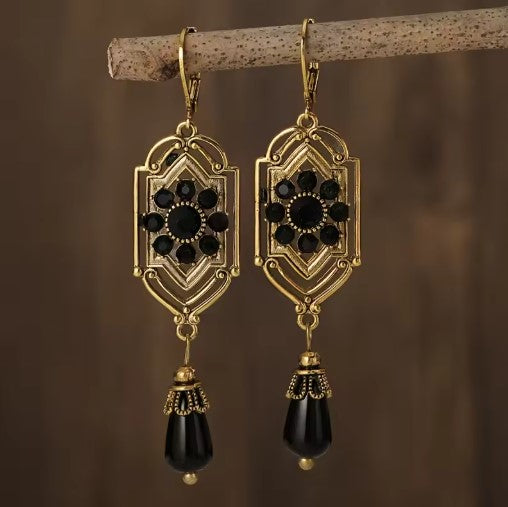 Amaya | Regal Pearl Black Waterdrop Stone Earrings
