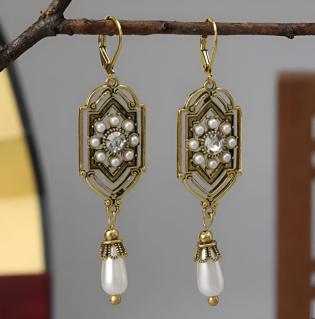 Greta | Regal Pearl Earrings