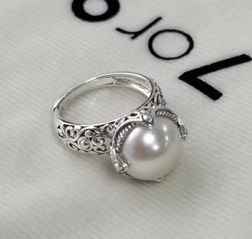 Arlette | Vintage Carving Pearl Adjustable Ring