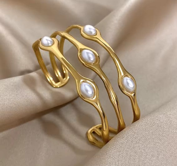 Bailee | Vintage Layered Gold Pearl Bangle Bracelet
