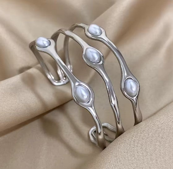 Lisa | Vintage Layered Silver Pearl Bangle Bracelet