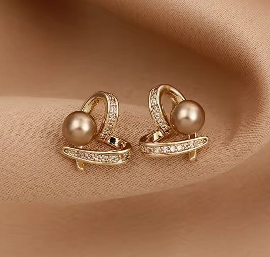 Love | Classic Heart Champagne Pearl Earrings