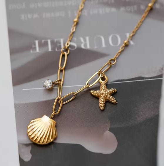 Quinn | Shells Zircon Gold Necklace