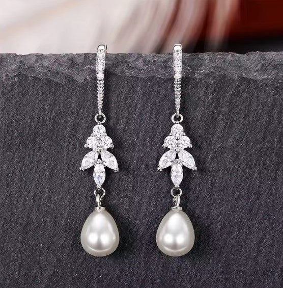 Kenzie | Elegant Crystal Pearl Earrings