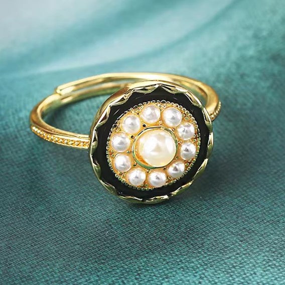 Nellie | Vintage Light Gold Adjustable Pearl Ring