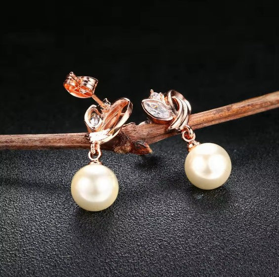 Charli | Vintage Pearl Rose Gold Crystal Earrings