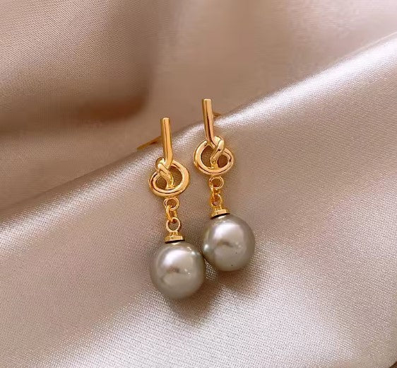 Nalani | Luxury Knot Shape Grey Pearl Earrings