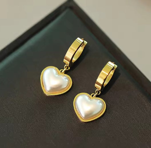 Azari | Classic Pearl Heart Gold Earrings
