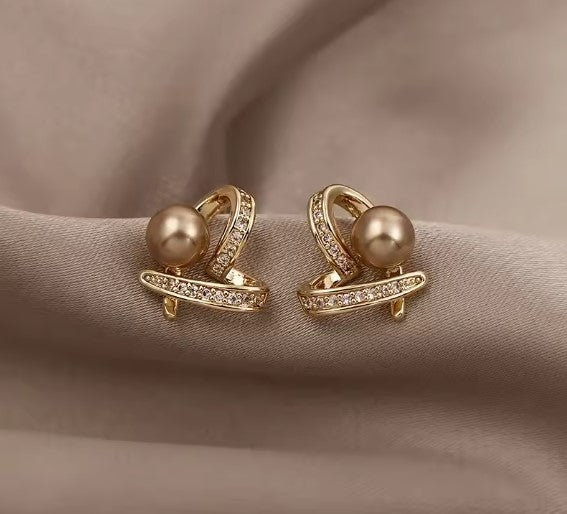 Liv | Elegant Heart Champagne Pearl Earrings