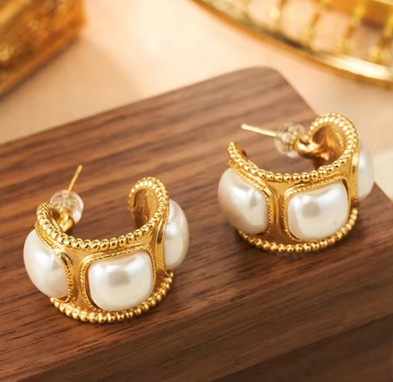 Zariyah | Classic Pearl Hoops Gold Earrings