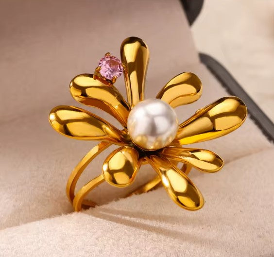 Briana| Vintage Flower Pearl Adjustable Ring