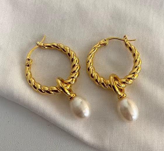 Ensley | Classic Pearl Twist Freshwater Gold earrings