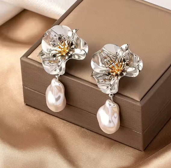 Freya | Vintage Silver Flower Pearl Earrings