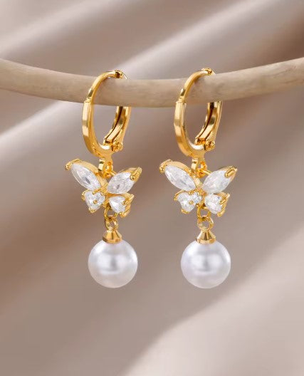 Winnie | Crystal Butterfly Pearl Dangle Earrings