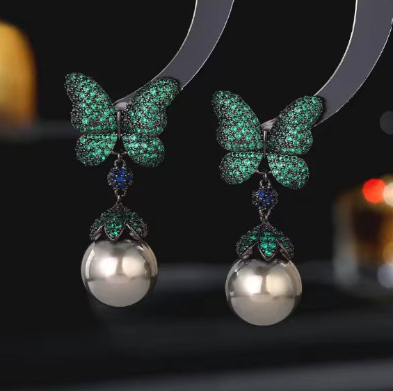 Linda | Luxury Green Butterfly Pearl Earrings