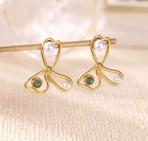 Cleo | Vintage Flower Green Stone with Pearl Earrings