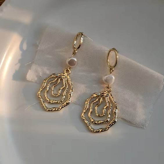 Holland | Elegant Exquisite Drop Pearl Earrings