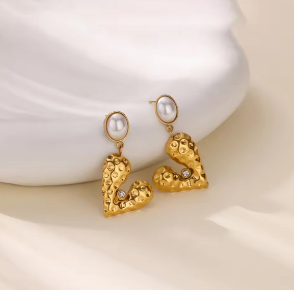 Avianna | Piercing Heart Pearl Gold Earrings