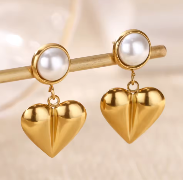 Allie | Minimalist Elegant Pearl Heart Drop Earrings