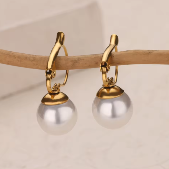 Veda | Elegant Huggies Buckle Pearl Dangle Earrings