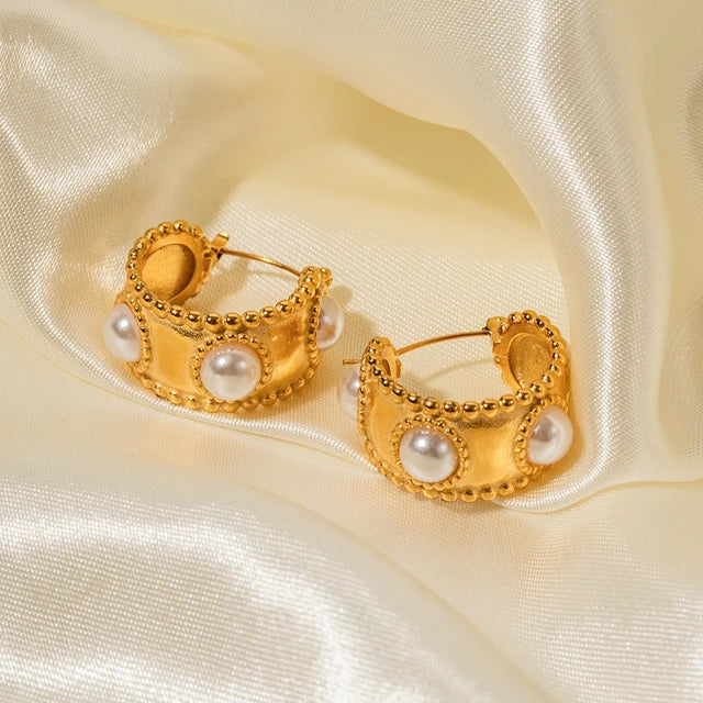 Veda | Vintage Circle Pearl Earrings