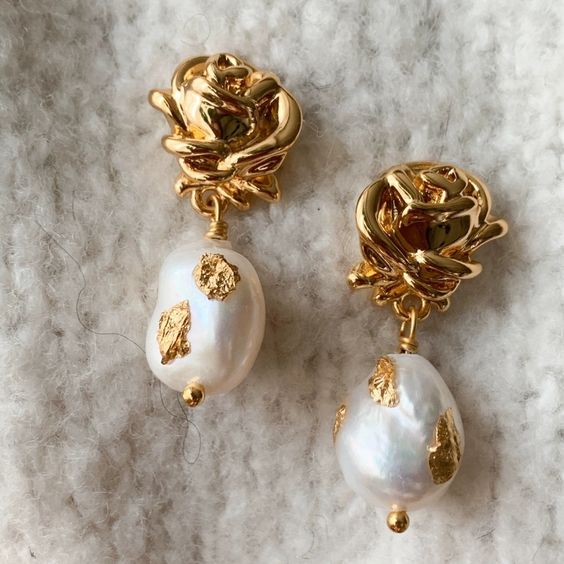 Emelia | Vintage Gold Rose Flower Pearl Earrings
