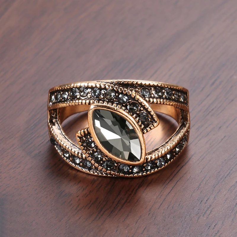 Frankie | Elegance - Black Crystal Ring