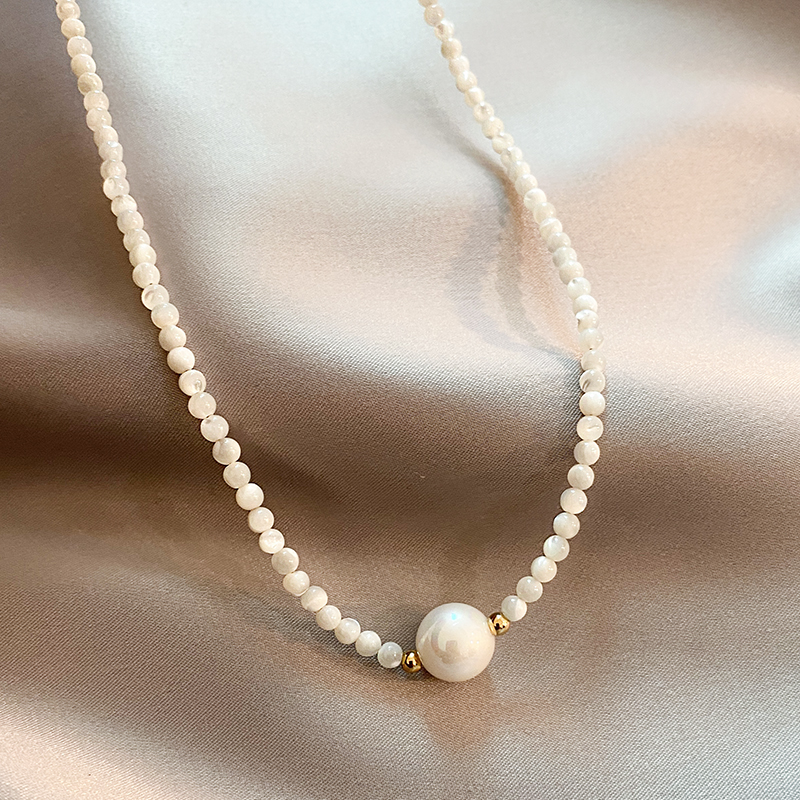 Trinity | Elegant Pearl Necklace