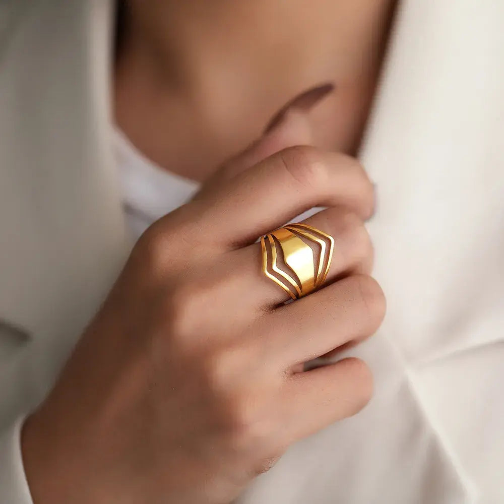 Leah | Elegant Gold Statement Ring