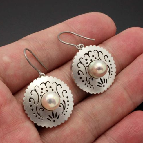 Amiyah | Vintage Pearl Round Silver Earrings