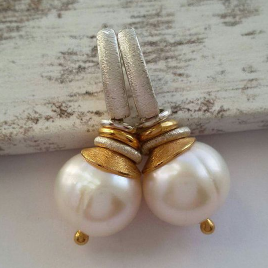 Belen | Vintage White Pearl Gold Earrings