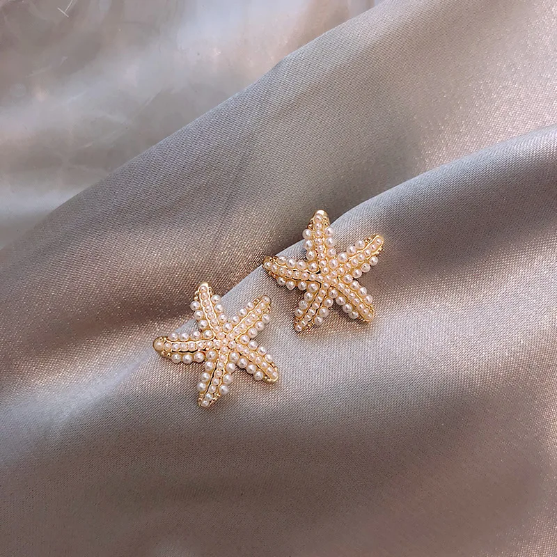Dior | Elegant Starfish Pearl Earrings