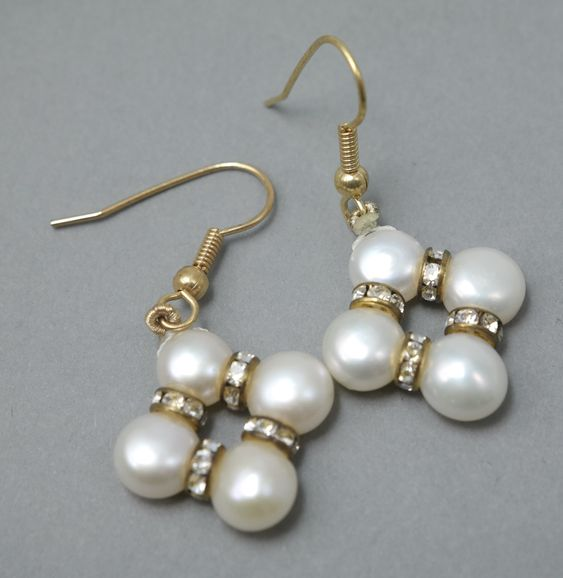Cecelia | Vintage Pearl Star Earrings