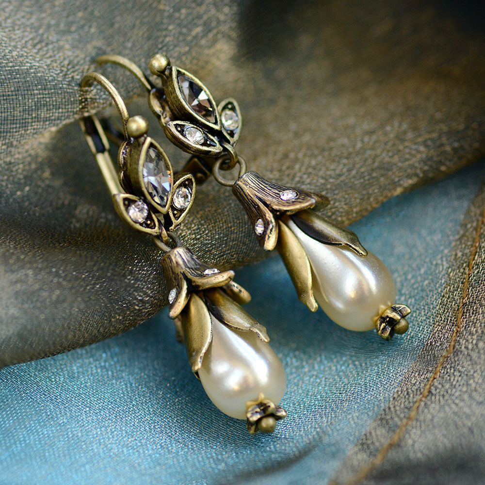 Rosa | Vintage Pearl Dangling Floral Earrings