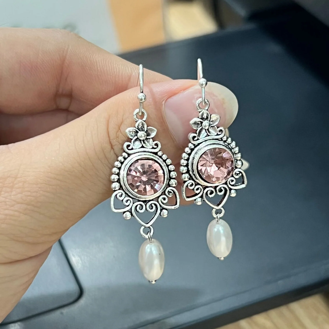 Sariyah | Vintage Glass Dangling Pearl Earrings