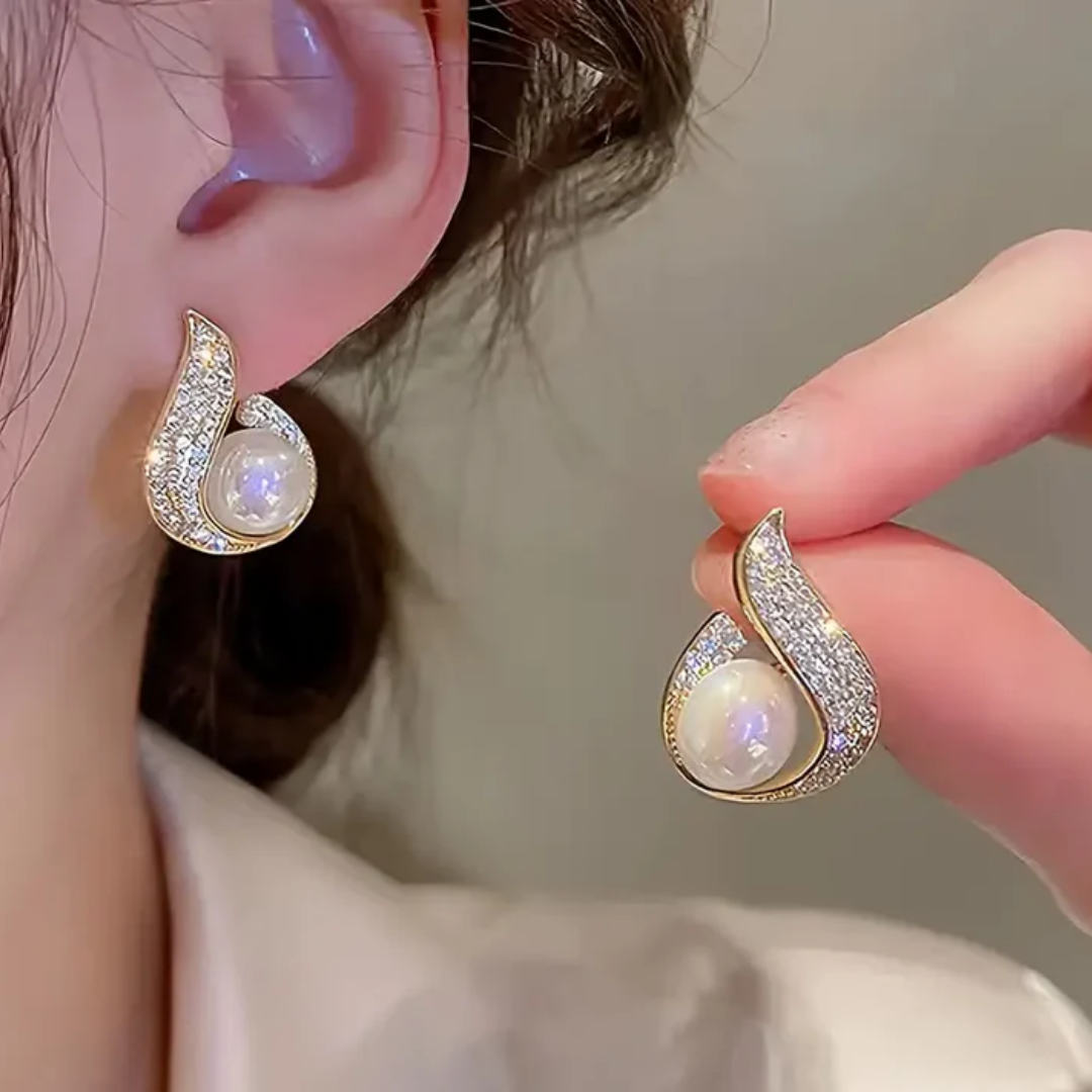 Drew | Bright Pearl Zirconia Earrings