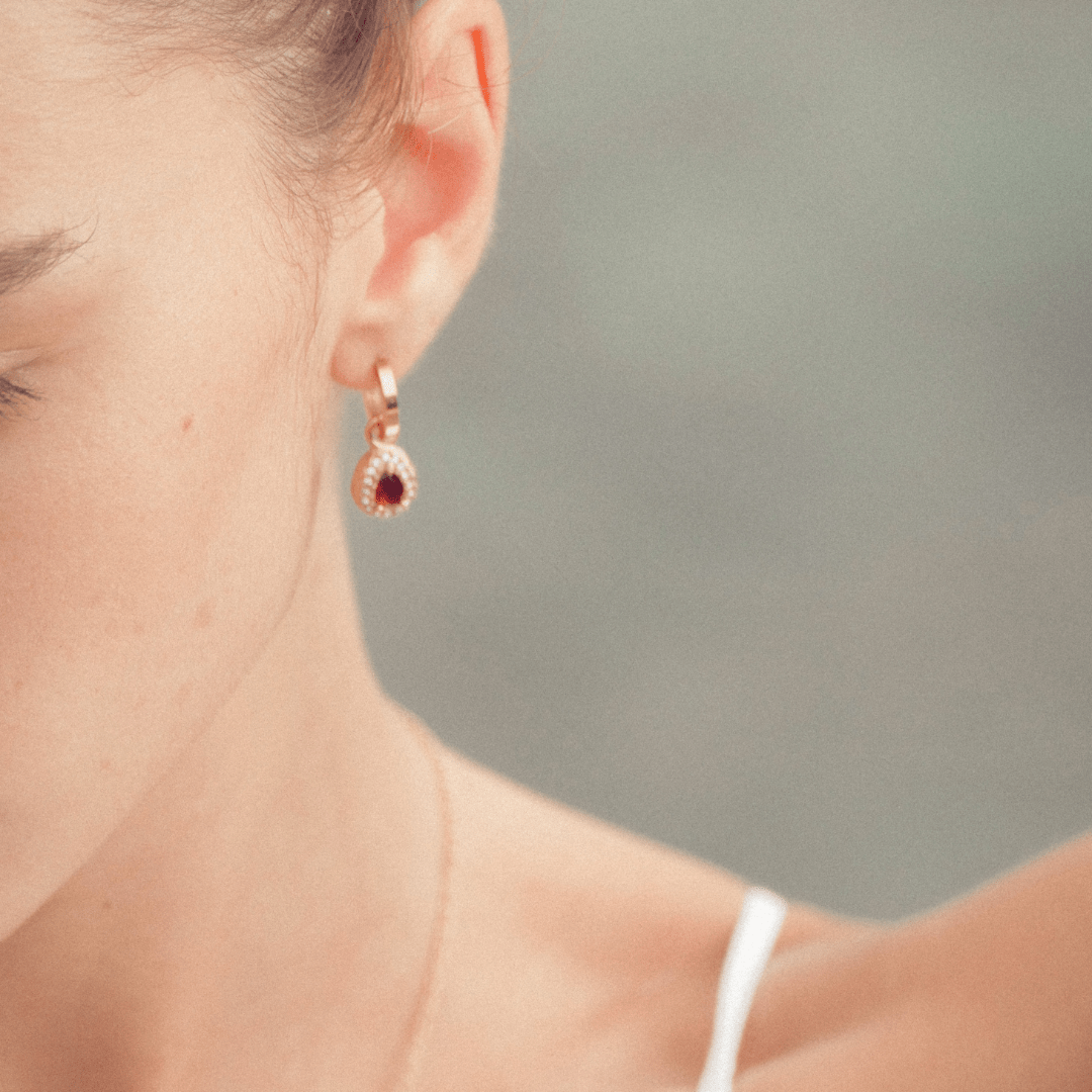 Eliana | Drop Earrings in Gold