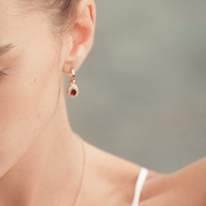 Eliana | Drop Earrings in Gold