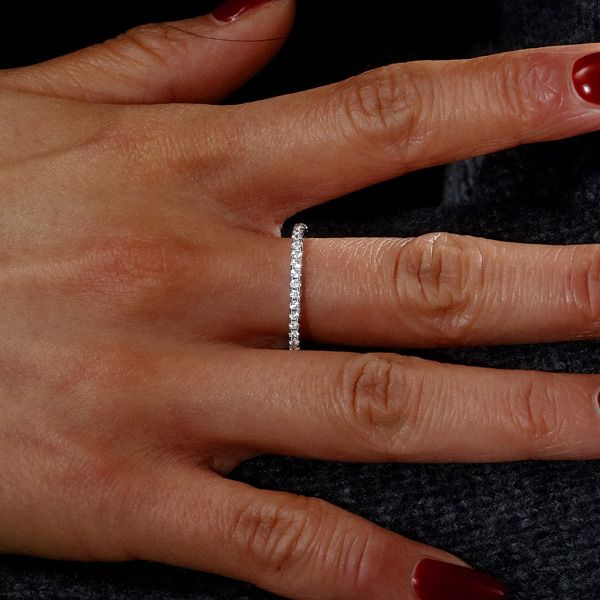 Sarahi | Classic Eternity Shared Prong Round Cut Wedding Band