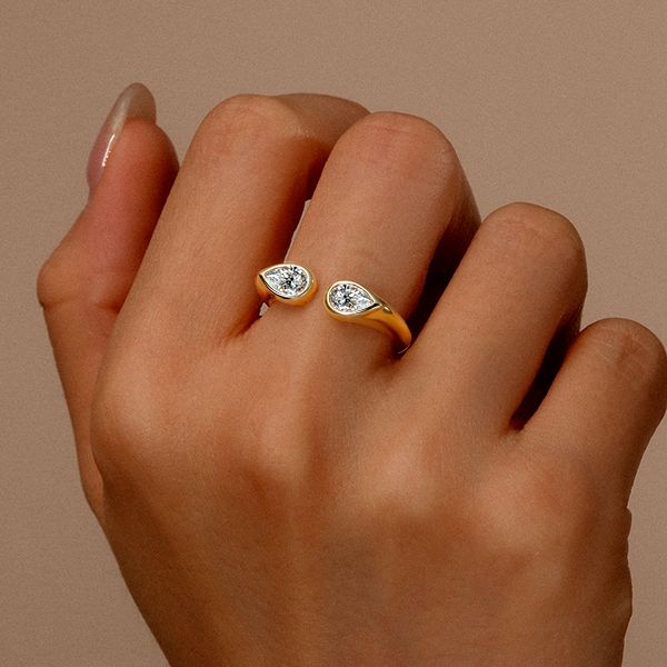 Brynn | Droplet Pear Cut Open Ring Open Wedding Band