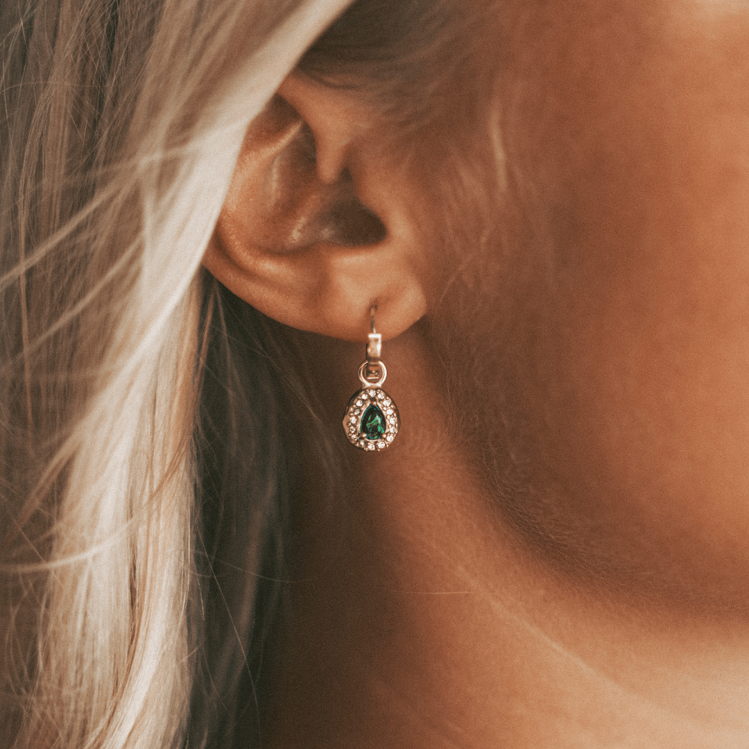 Eliana | Drop Earrings in Gold