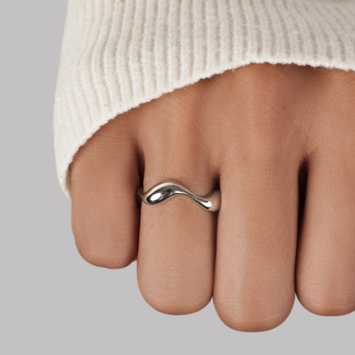 Thalia | Minimalist Ring