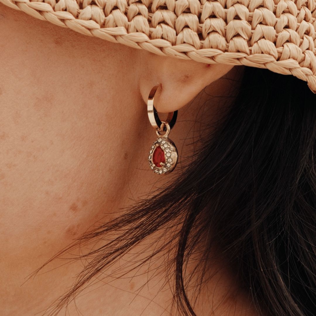 Eliana | Drop Earrings in Gold