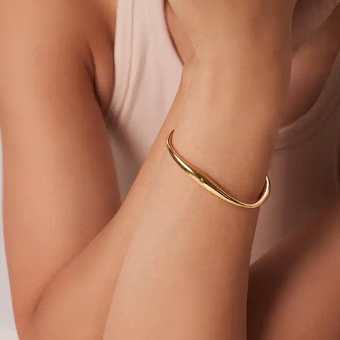 Nora | The Perfect Bangle